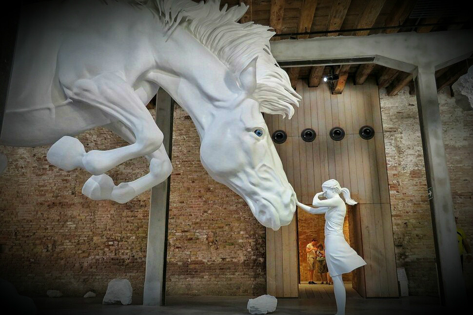venedik bienali - the horse problem - claudia fontes